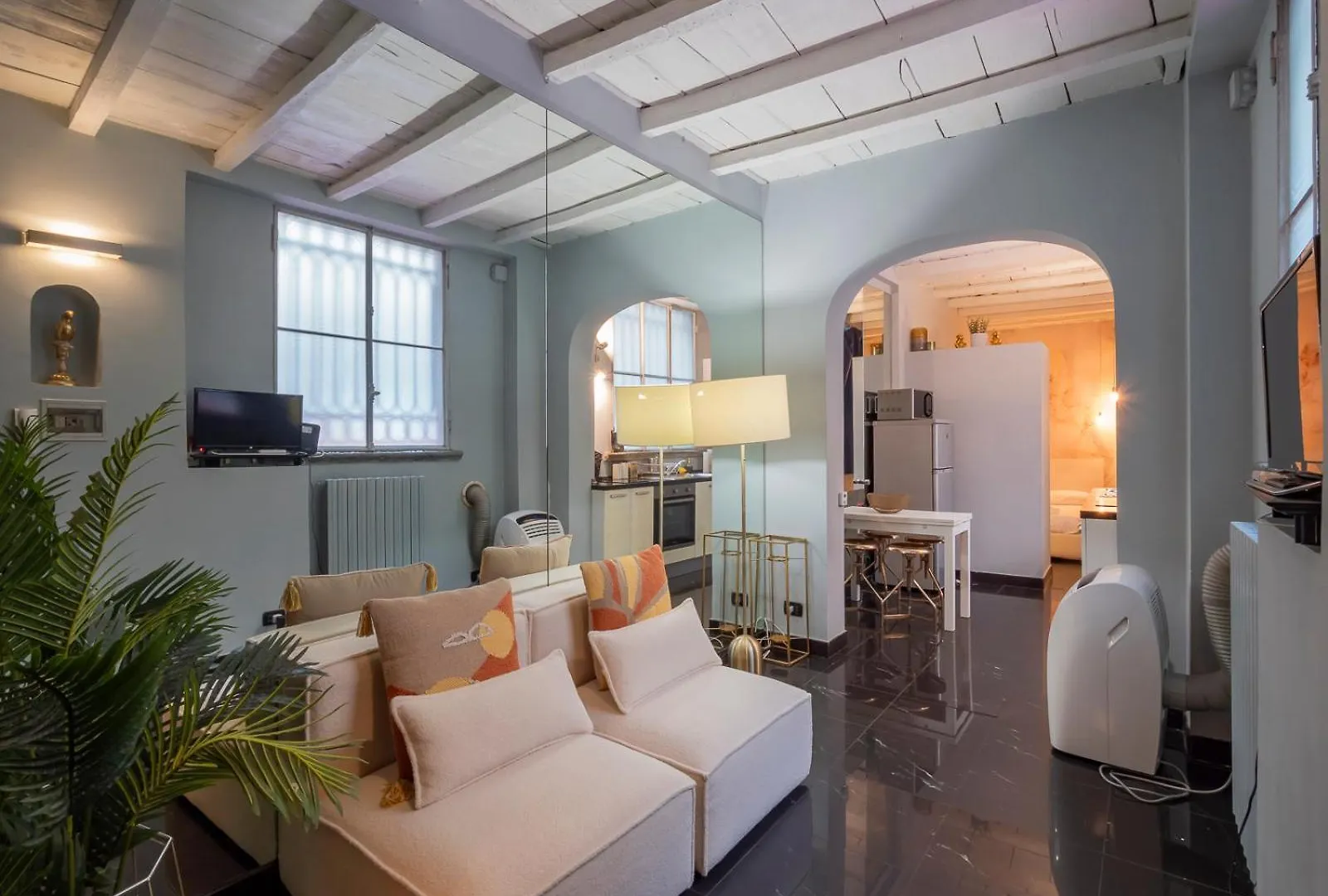 מילאנו Xenia Apartments - Central Studio Apartment In Duomo 0*,  איטליה